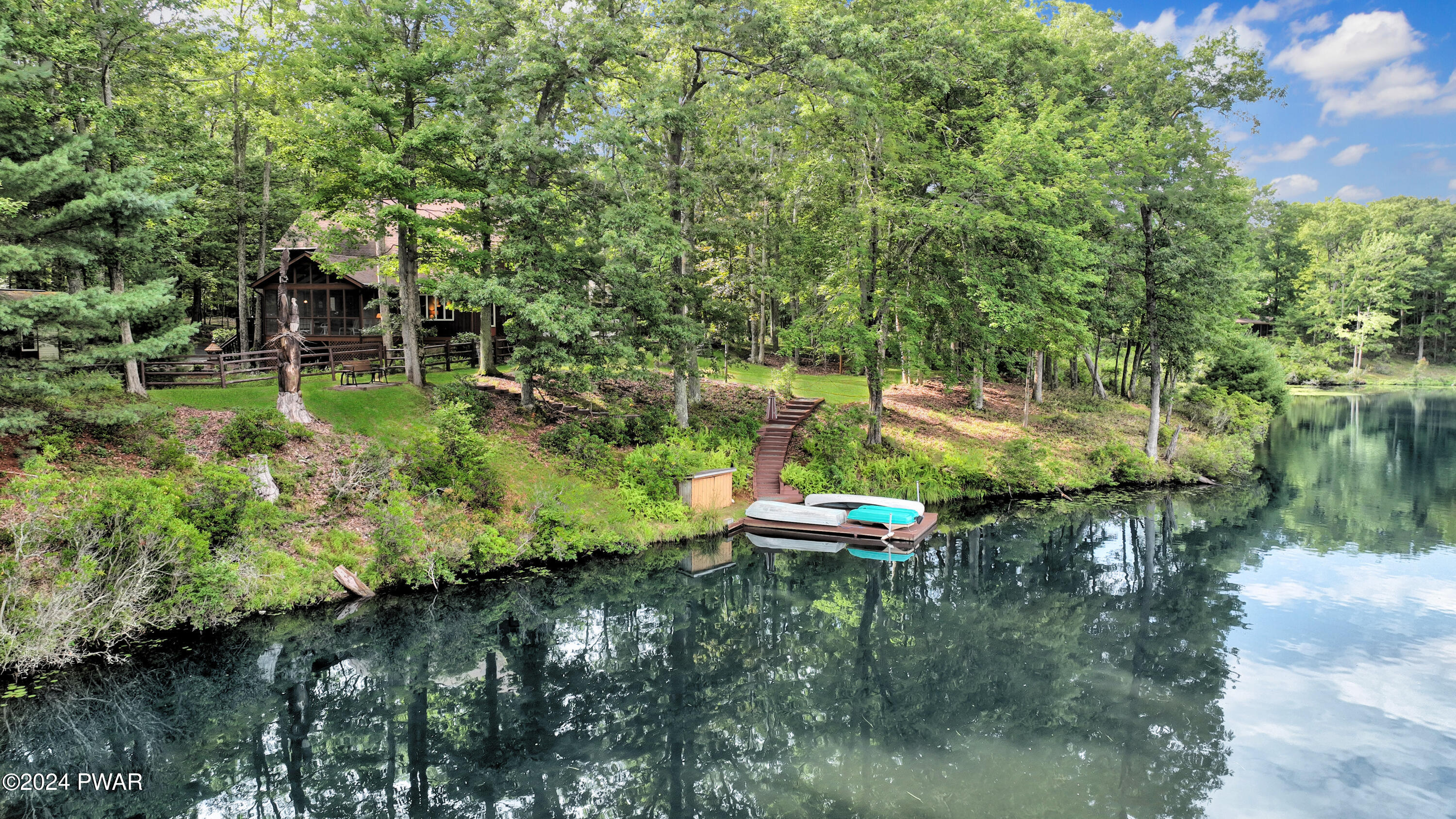 Pine Grove Cir, Milford, PA 18337