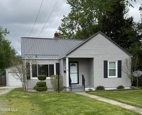 406 Park St, Oak Harbor, OH, 43449-1242 | Card Image