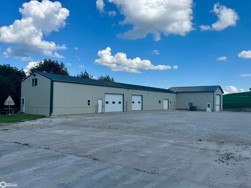 2190 Old 6 Rd, Victor, IA, 52347-8009 | Card Image