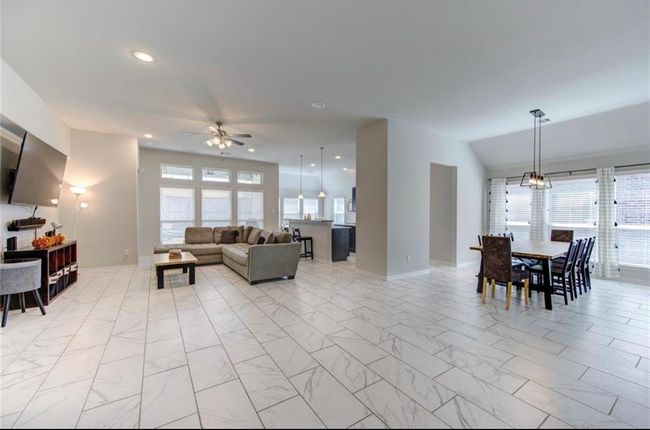 20910 Big Cypress Creek Trl, House other with 3 bedrooms, 2 bathrooms and 2 parking in Humble TX | Image 5