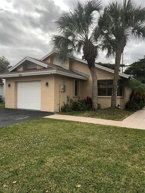 581 Lakeside Circle, Sunrise, FL, 33326 | Card Image