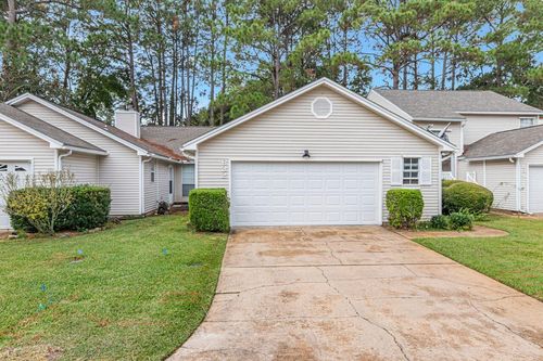 632 Emerald Ln, Fort Walton Beach, FL, 32547-1466 | Card Image