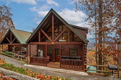 2251 Upper Middle Creek Rd, Sevierville, TN, 37876-7609 | Card Image