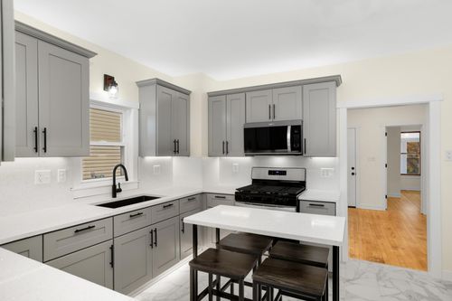 773 Hawthorne Ave E, Saint Paul, MN, 55106-1908 | Card Image