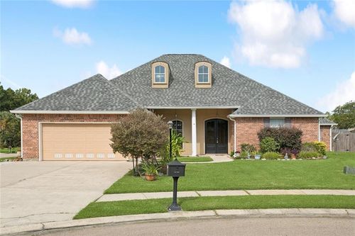 669 Lake Iberville Ct, Ponchatoula, LA, 70454-9711 | Card Image