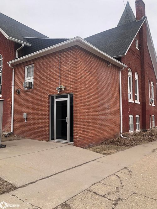 416 2nd Ave E, Oskaloosa, IA, 52577-3121 | Card Image