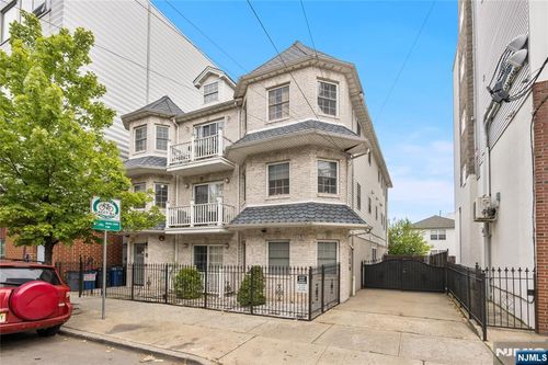 40-38-40 Norfolk St, Newark, NJ, 07103-3430 | Card Image