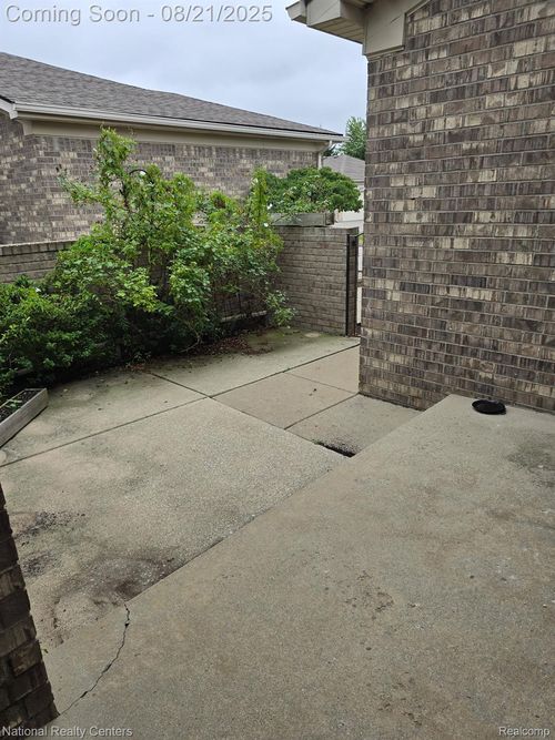 50314 Paradise Ct, Macomb, MI, 48044-6107 | Card Image