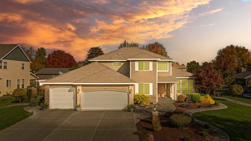 10215 W Court St, Pasco, WA, 99301 | Card Image