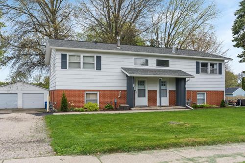 3-163 Walnut St, Oregon, WI, 53575-1326 | Card Image