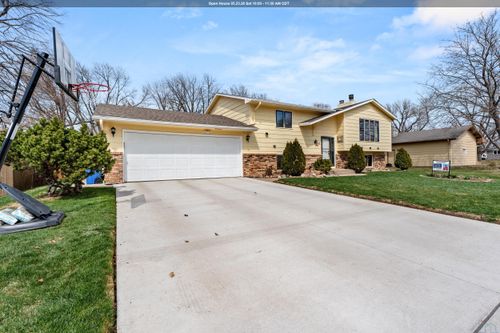 710 Sharpe Dr, Vermillion, SD, 57069-3633 | Card Image
