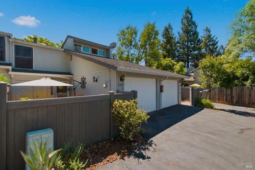 2648 Michelle Ct, Napa, CA, 94558-5167 | Card Image
