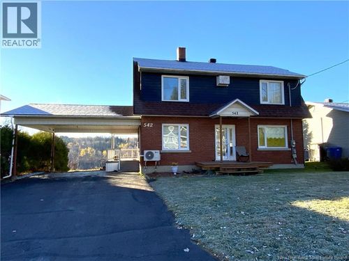 542 St-Francois St, Edmundston, NB, E3V1G8 | Card Image