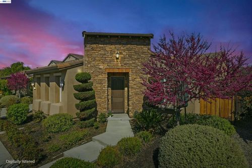 215 E Cara Ct, Mountain House, CA, 95391-8216 | Card Image