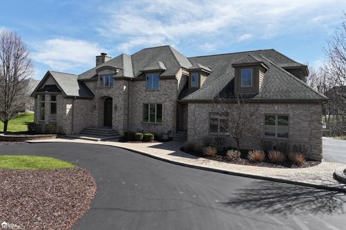 8246 Pine Hollow Ct, Grand Blanc, MI, 48439-7439 | Card Image