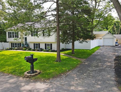 6 Zebra Rd, Rocky Point, NY, 11778-8635 | Card Image