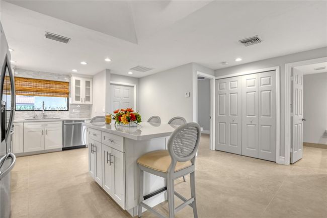 APT-2 - 6102 Se Landing Way, Condo with 2 bedrooms, 2 bathrooms and null parking in Stuart FL | Image 14