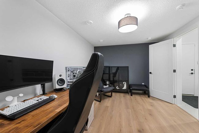 2213 77 Street Sw, Townhouse with 2 bedrooms, 3 bathrooms and 2 parking in Calgary AB | Image 44