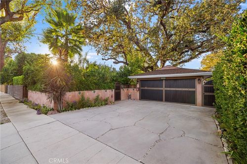 21321 Providencia, Los Angeles, CA, 91364 | Card Image