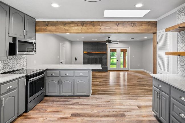 311 Smith St, Home with 3 bedrooms, 2 bathrooms and null parking in Mason TX | Image 5