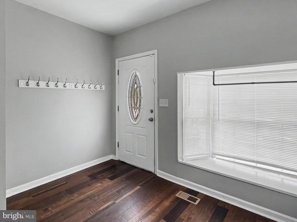Commercial Sale in BALTIMORE 2
