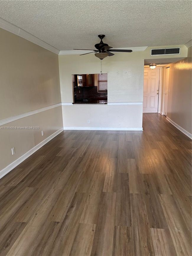 APT-402 - 9421 Evergreen Pl, Condo with 2 bedrooms, 2 bathrooms and null parking in Davie FL | Image 8
