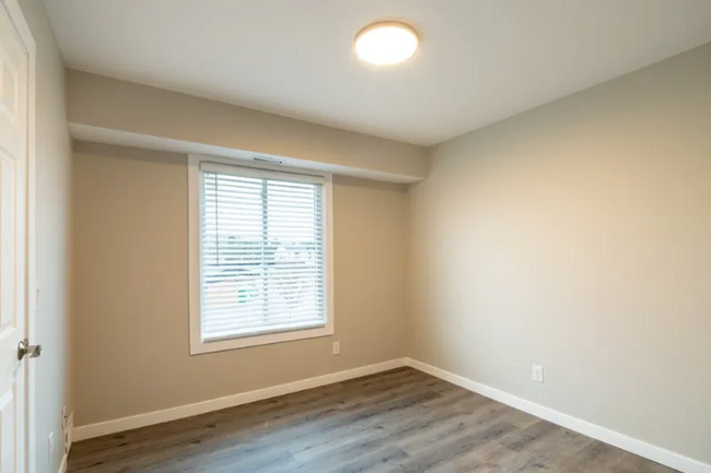 4907 - 1440 N Linden Rd, Condo with 2 bedrooms, 2 bathrooms and null parking in Flint MI | Image 4