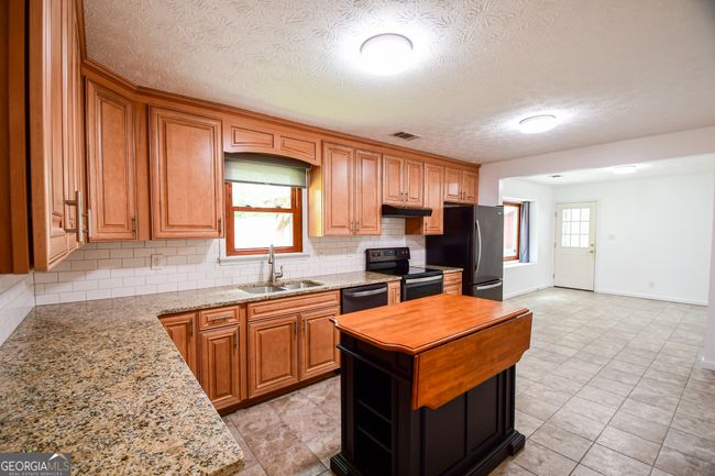 125 Point View Ct, House other with 4 bedrooms, 2 bathrooms and 2 parking in Tyrone GA | Image 11