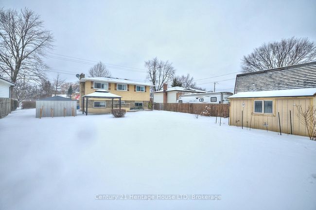1383 Garrison Rd, House other with 3 bedrooms, 2 bathrooms and 8 parking in Fort Erie ON | Image 24