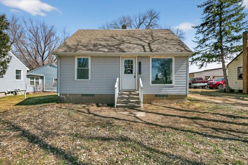 1373 Jefferson St Se, Hutchinson, MN, 55350-3205 | Card Image