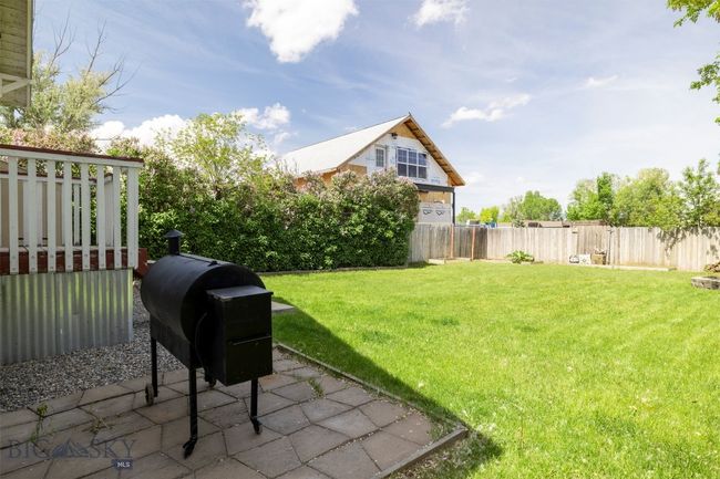 plenty of space for yard games! | Image 5