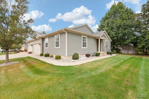 2474 Chesapeake Dr, Adrian, MI, 49221-1672 | Card Image