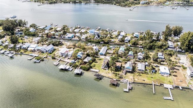 B - 8 Vip Is, House other with 2 bedrooms, 1 bathrooms and null parking in GRANT FL | Image 11