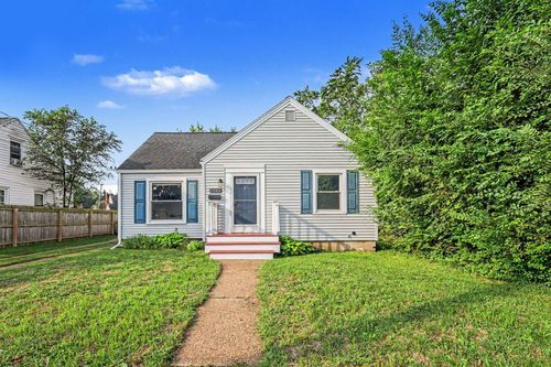 2243 Nelson Ave Se, Grand Rapids, MI, 49507-3730 | Card Image
