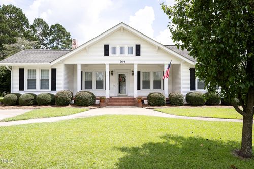 704 N Lincoln St, Benson, NC, 27504-9767 | Card Image