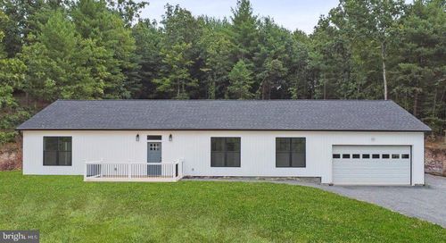 393 Victory Ln, Hedgesville, WV, 25427-6923 | Card Image