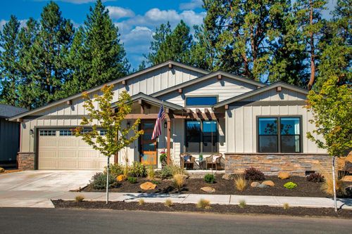1151 Jantzen Ct, Sisters, OR, 97759-2717 | Card Image
