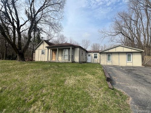 44862 Willis Rd, Sumpter Twp, MI, 48111-8943 | Card Image