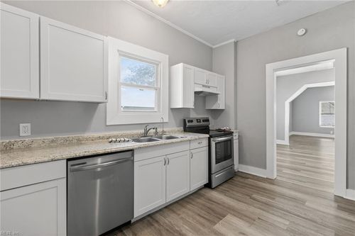 12 Benton Ave, Portsmouth, VA, 23702-1201 | Card Image