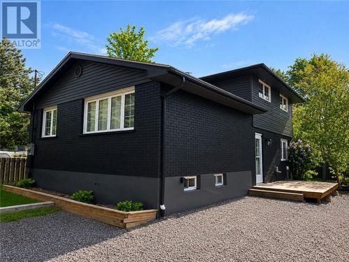 403 Loach'S Rd, Sudbury, ON, P3E2R2 | Card Image