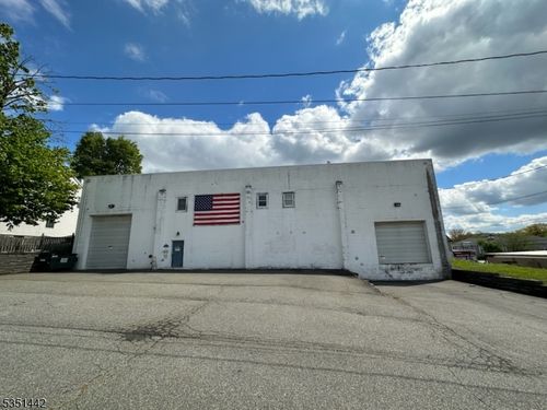 2 Beatty St, Dover, NJ, 07801-2075 | Card Image