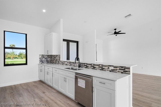 733 Sunset Pointe Dr, House other with 4 bedrooms, 2 bathrooms and null parking in Lake Placid FL | Image 10