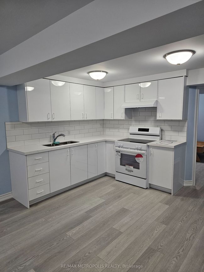 1595 Otonabee Dr, House other with 2 bedrooms, 1 bathrooms and 1 parking in Pickering ON | Image 8