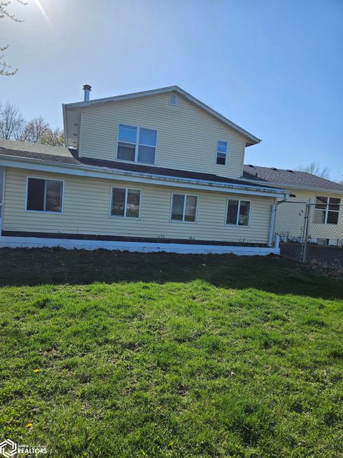 62 Schwartz Dr, Ottumwa, IA, 52501-1132 | Card Image