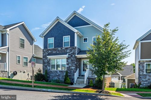 4 Pacific Blvd, EPHRATA, PA, 17522-8355 | Card Image