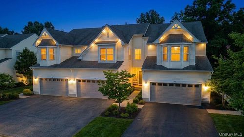 11 Avoncroft Ln, Middletown, NY, 10940-5078 | Card Image