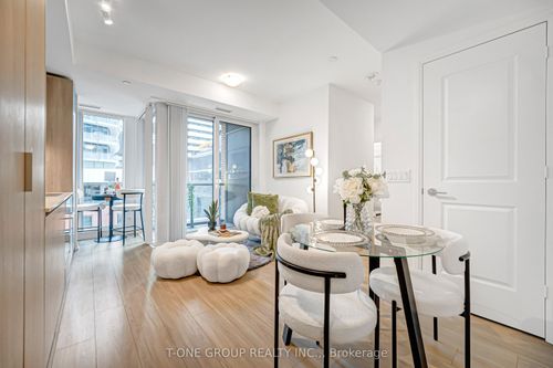 808-8 Widmer St, Toronto, ON, M5V0W6 | Card Image