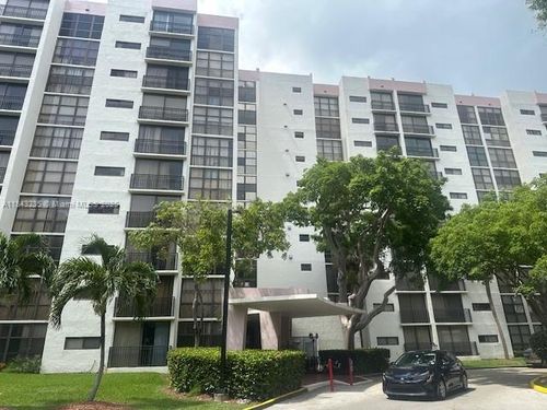 apt-904-17021 N Bay Rd, Sunny Isles Beach, FL, 33160-3626 | Card Image