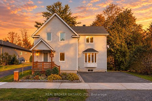 3561 Trim Rd, Navan, ON, K4B1N4 | Card Image