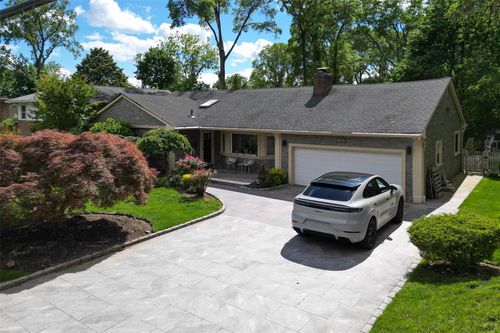 31 Vista Rd, Roslyn Heights, NY, 11577-1921 | Card Image